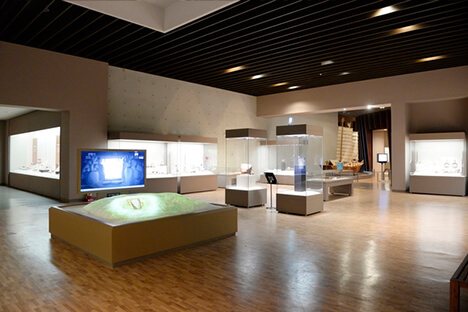 美術館、博物館への搬入・設営